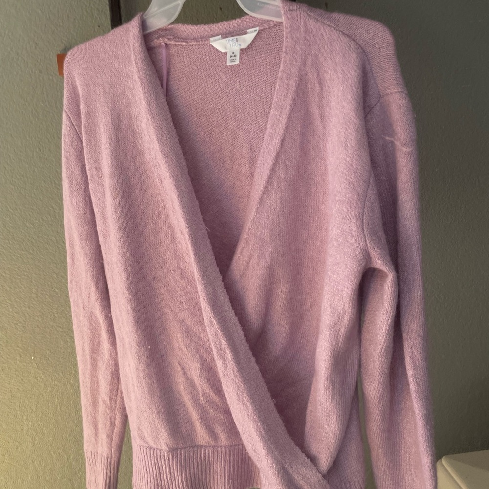 Pinks long sleeve sweater deep V-neck